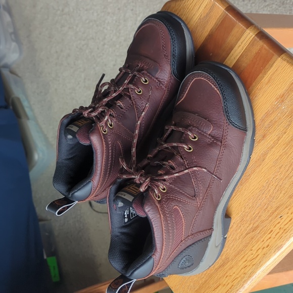 Ariat Women's Terrain Lace Up Boot Cordovan 10004138 - Picture 3 of 8